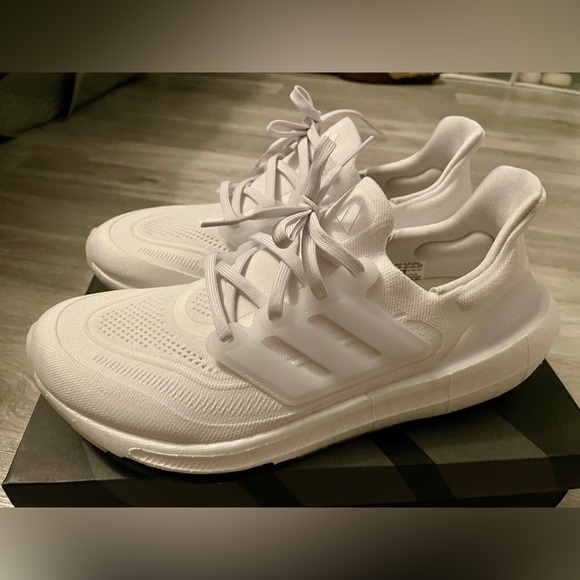 Adidas Ultraboost 23 White Size 9.5 - Picture 2 of 3